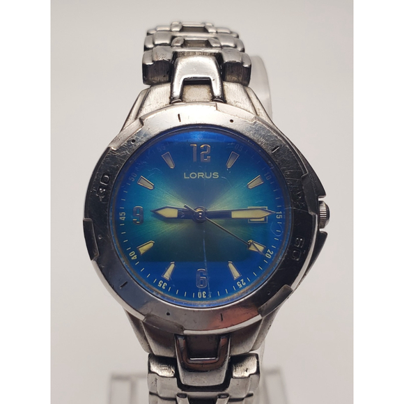 Womens Watch - Picture 2 of 11